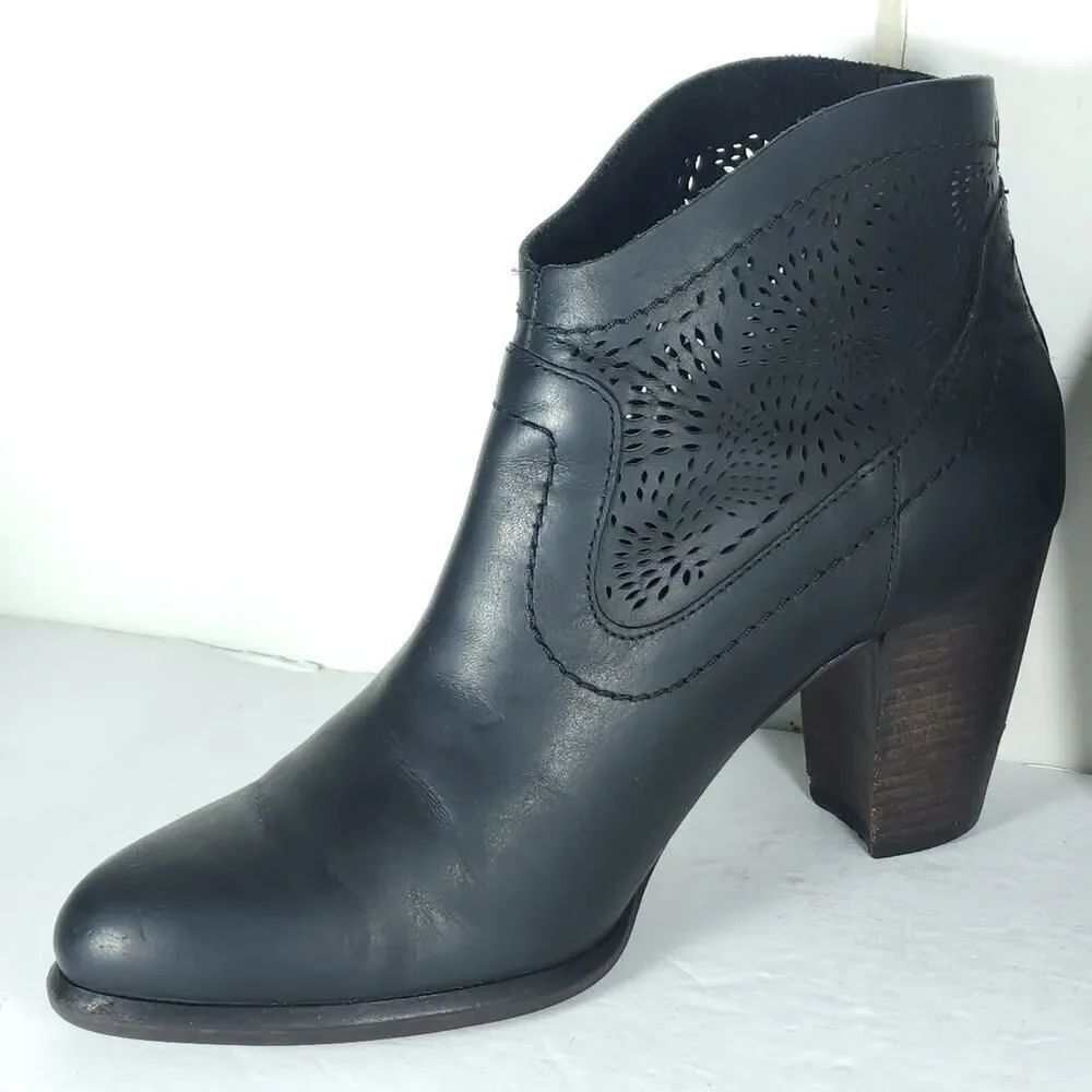UGG Women's Charlotte US8,5 Black Leather Perforated Heeled Ankle Booties Boots - Picture 7 of 16